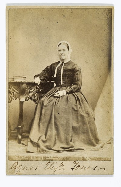 Agnes Elizabeth Jones von English Photographer